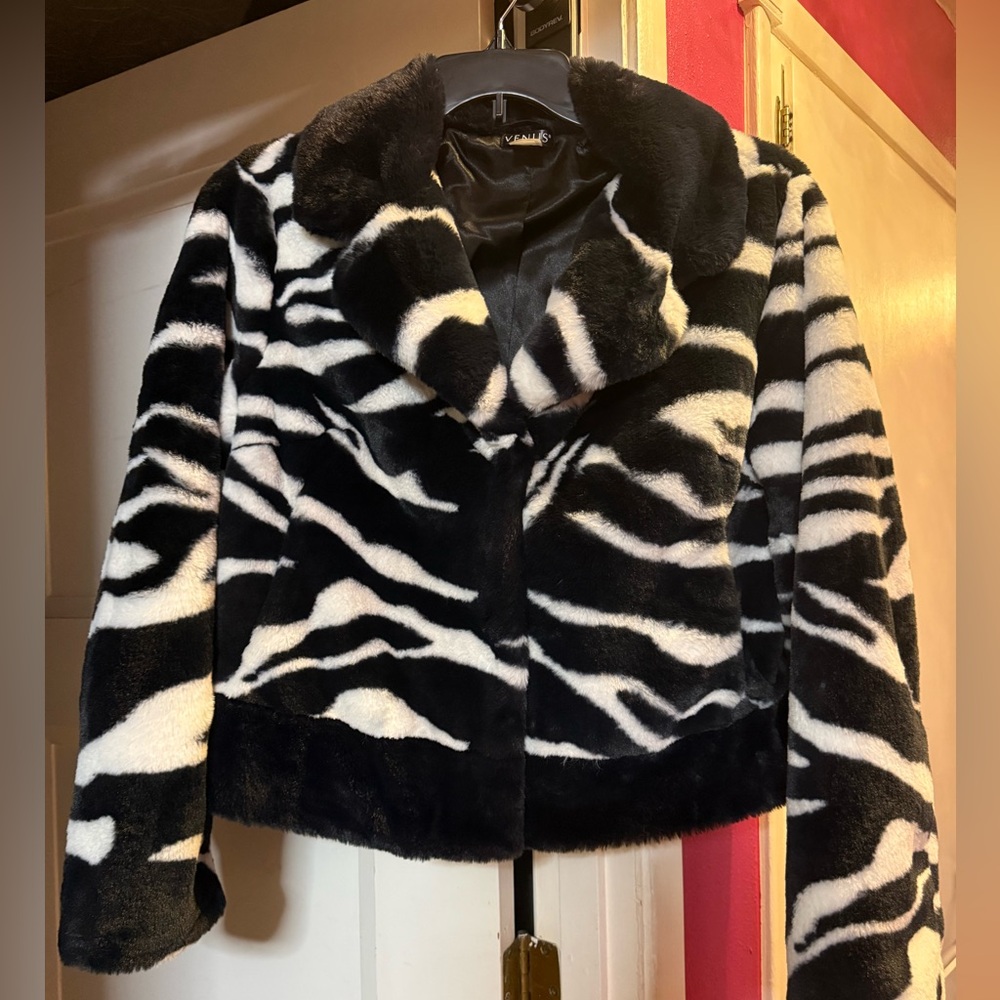 Venus Black and White Zebra Print Soft Fur Women's Jacket NEW